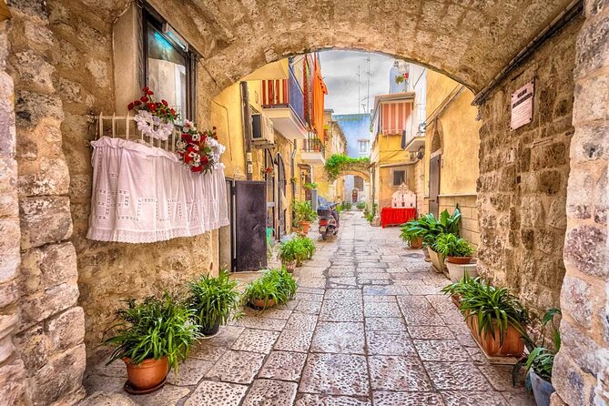 2-Hour Guided Walking Tour of Bari with Street Food - Starting at Piazza Federico II di Svevia