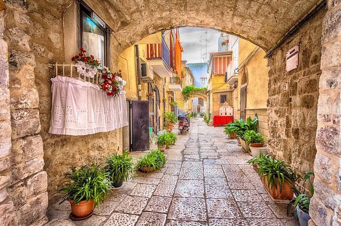 2-Hour Guided Walking Tour of Bari with Street Food - The orecchiette street connects food with daily life