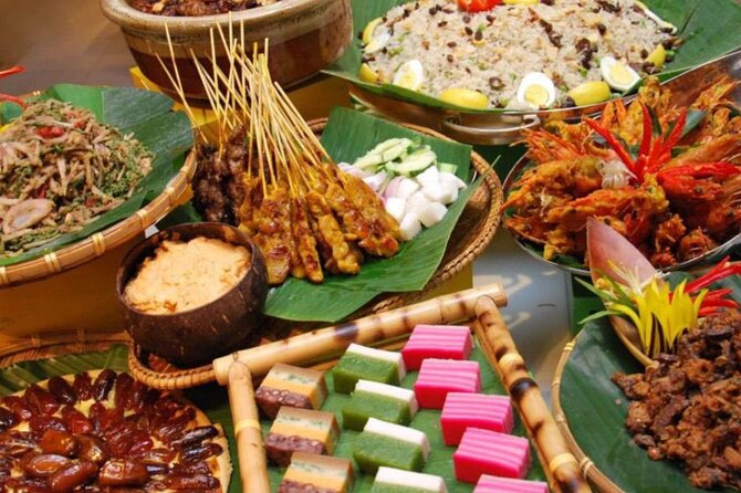 3-Hour Private Street Food Walking Tour in Kuala Lumpur - Central Market: snacks, spices, and a useful orientation