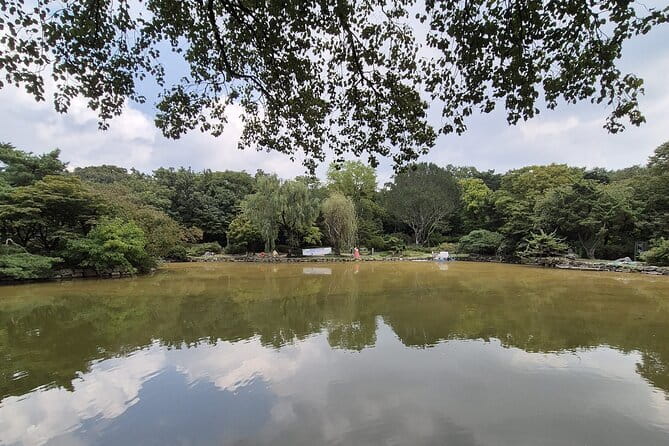 4 Hours UNESCO Palace and Street Food Tour in Seoul - Who should book this Seoul experience