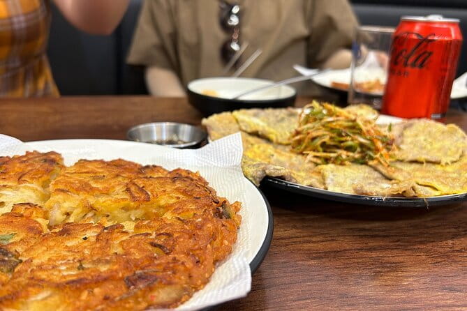 4 Hours UNESCO Palace and Street Food Tour in Seoul - Changgyeonggung and the private side of court life