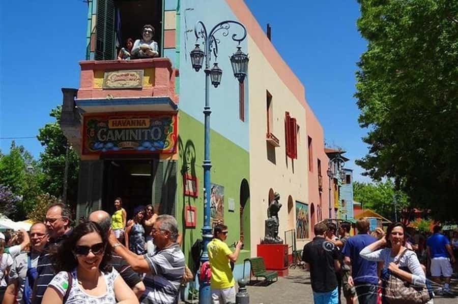 5hs Small Group City Tour of Buenos Aires with Street Food - Plaza de Mayo and the political heart of Buenos Aires