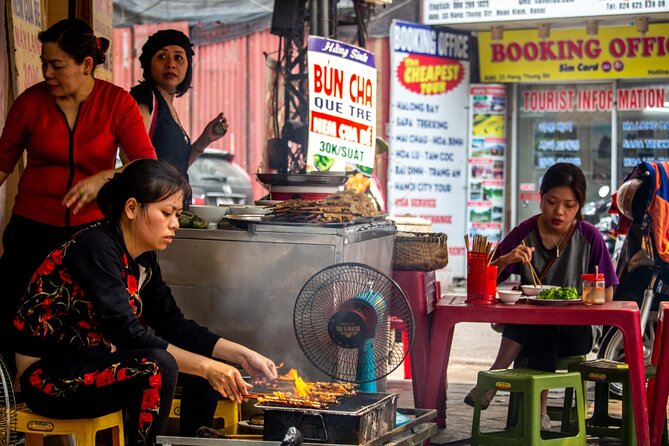 A Taste Of Hanoi Private and All Inclusive Street Food Experience - Ngoc Son Temple and Hoan Kiem Lake
