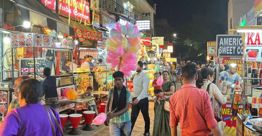 Agra: Sadar Bazar Food Market Night Walking Tour by Tuk-Tuk - Meeting your guide and riding the tuk-tuk