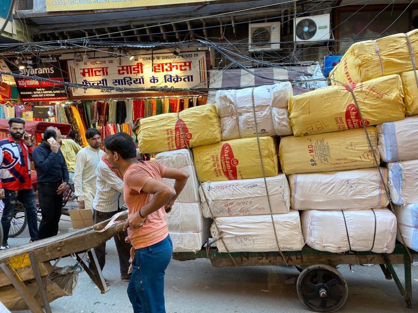 Agra: Street Food Tour with Spice Market on Tuk-Tuk Ride - The spice market by rickshaw