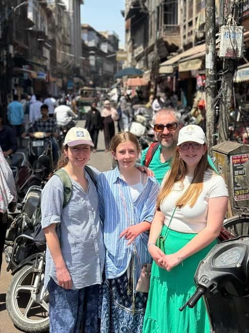 Agra: Street Food Walking Tour, Spice Market, & Tuk-tuk Ride - Why this tour adds another side to Agra