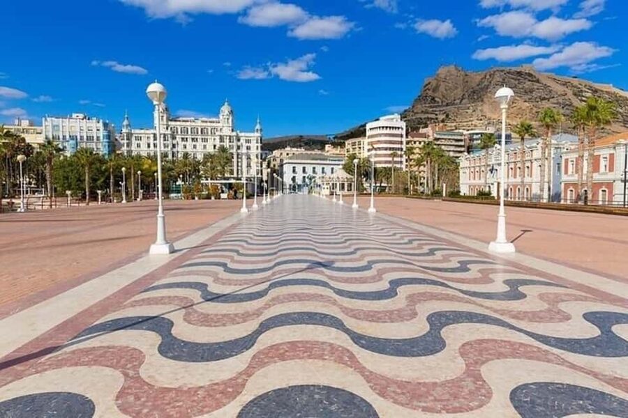 Alicante: Best Street Food Tour With A Local Guide - Paseo de Gomiz: food with a coastal opening