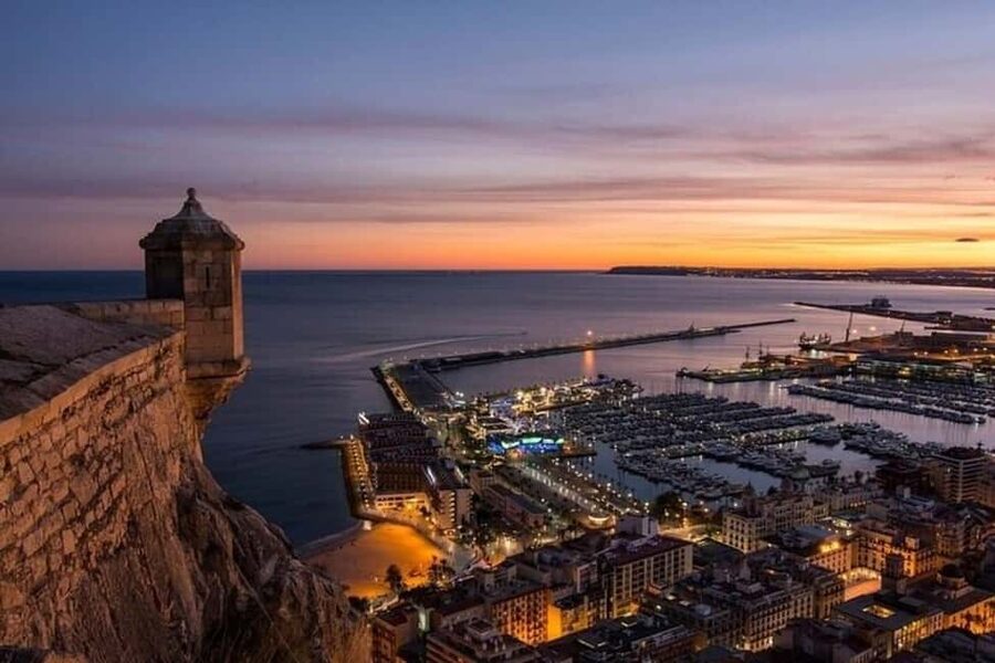 Alicante: Best Street Food Tour With A Local Guide - Meeting near La Lonja