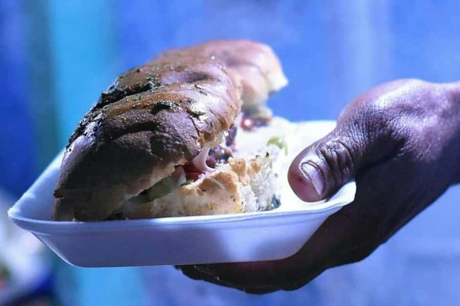 Antigua Local: Evening Street Food Tour with Dinner - Shucos and Chalupas at small food stands