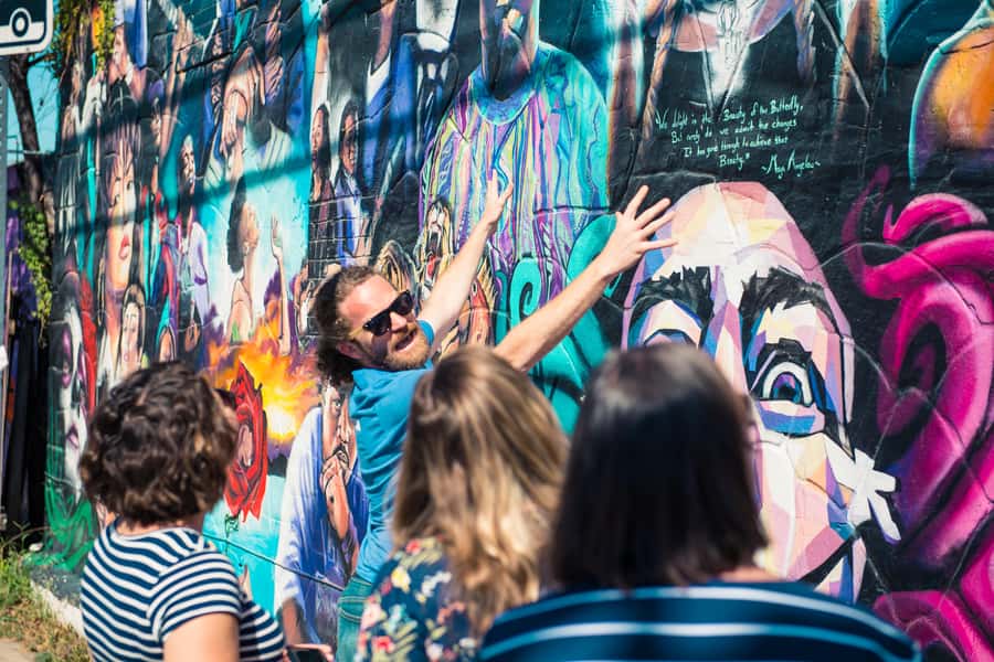 Austin: Street Art and Street Food Tour - Two food stops and a taste of local life