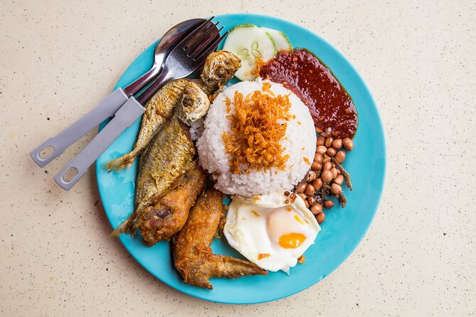 Authentic Singapore Street Food Tour - Starting at Maxwell MRT and entering Chinatown’s food world