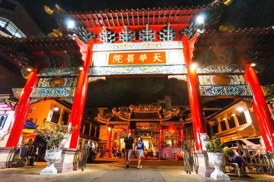 Authentic Street Food Tour in Chinatown I Bangkok - Guan Yin Shrine and the Chinese side of Yaowarat