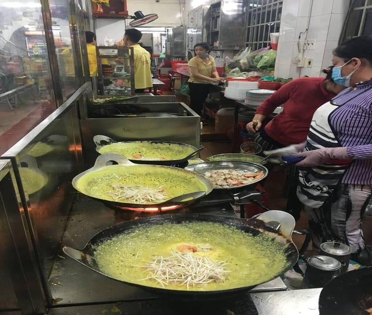 Authentic Walking Street Food Tour in Ho Chi Minh City - Ten dishes that build a full meal