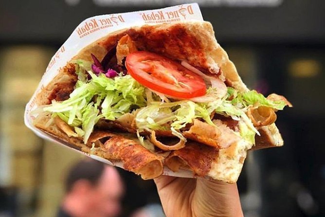 BAKU WALKING tour with the best STREET FOOD and DRINK tasting - A food tour that also gives you your bearings