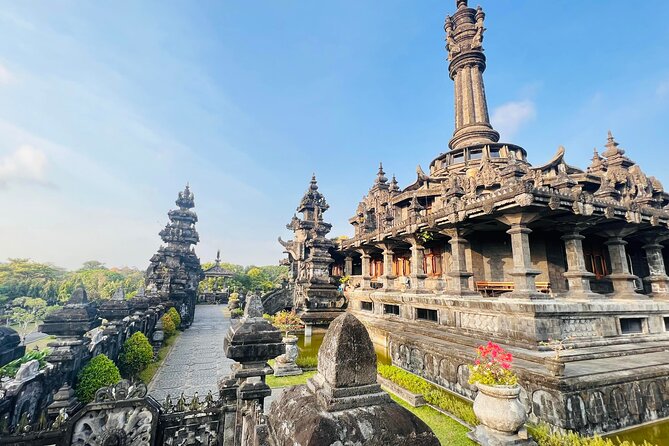 Bali Street Food Tour - The savory side: babi guling and bakso