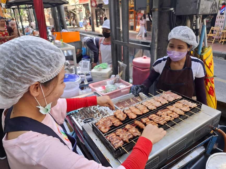 Bangkok: 2-hour Eat with Me CHOB Street Food Lunch Tasting - The flavors that make Thai street food memorable