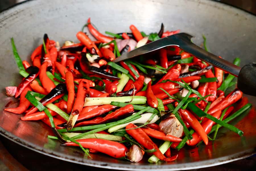 Bangkok: Chinatown Street Food Tour with 8+ Local Dishes - The secret dish keeps the menu from feeling fixed
