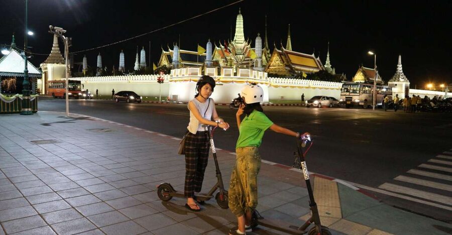 Bangkok: E-Scooter Night Tour with Local Street Food - Why the evening timing works so well