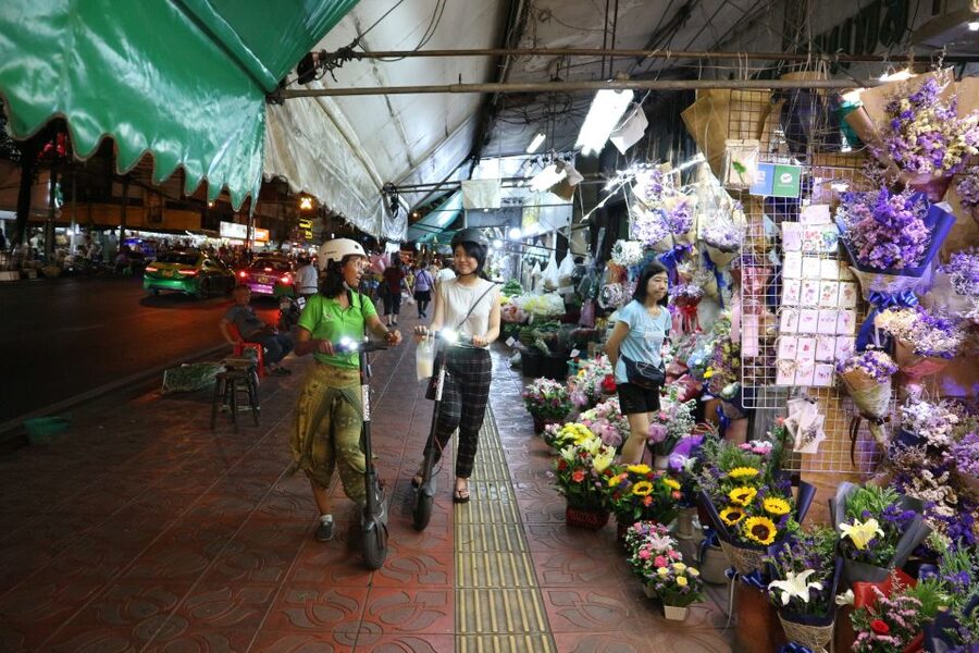 Bangkok: E-Scooter Night Tour with Local Street Food - Pak Khlong Talat after midnight