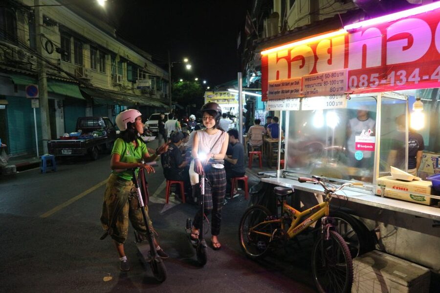 Bangkok: E-Scooter Night Tour with Local Street Food - Getting to the meeting point without wasting an hour
