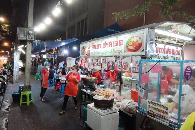 Bangkok: Michelin Guide Street Food Tour by Tuk Tuk - Crab fried rice with lime and chilies