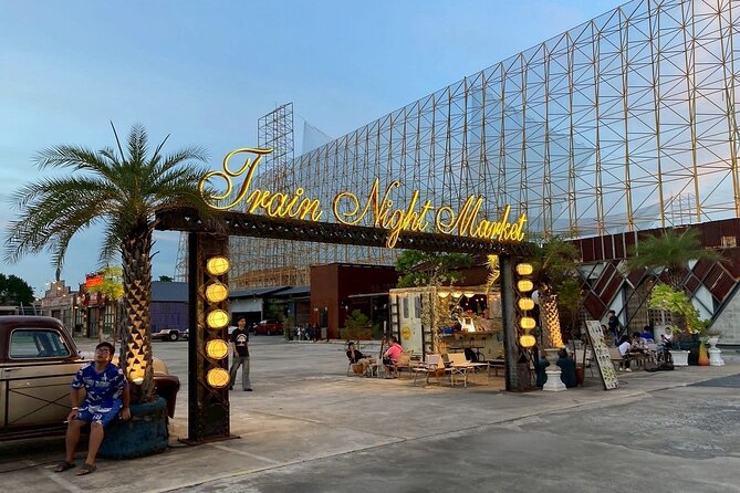 Bangkok Night Market Tour Dinner and Vintage Find - Forty minutes to browse the retro market