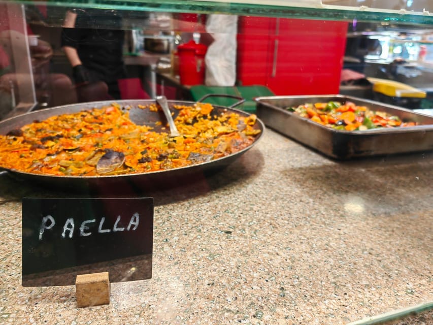 Barcelona: Local Market & Street Food Walking Tour - Why this food walk works well in central Barcelona