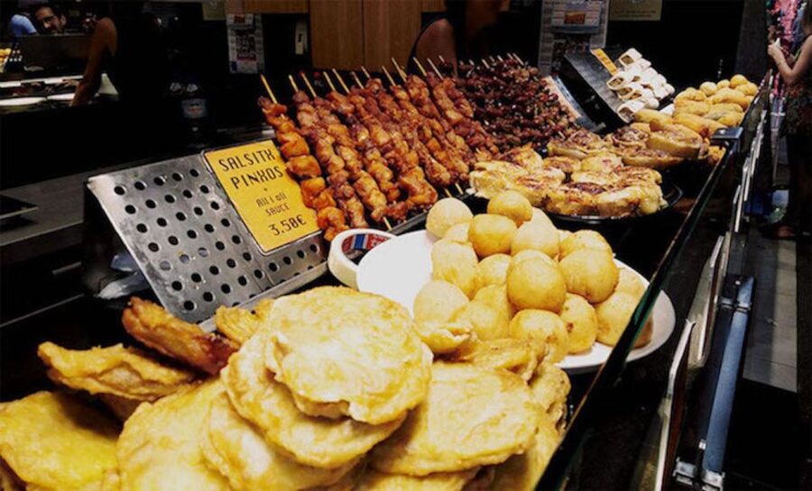 Barcelona: Street Food & Sightseeing Tour with Local Market - Should you book this Barcelona street food tour?