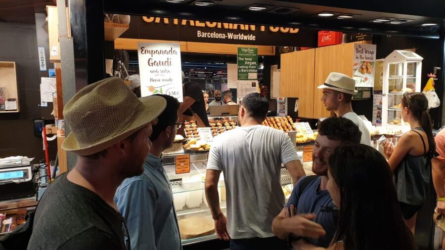 Barcelona: Street Food & Sightseeing Tour with Local Market - Who will get the most from this food walk