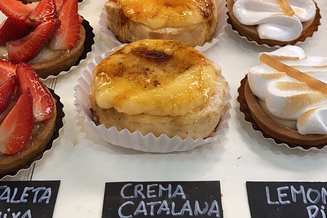 Barcelona Street Food Tour with Local Market & City Center Visit - What the guides add