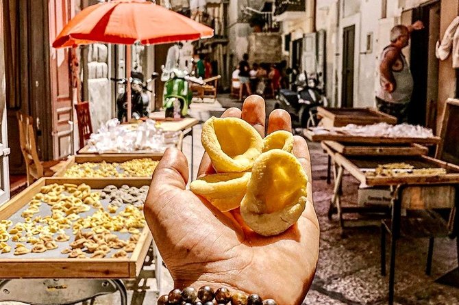 Bari: Guided Tour of the Old Town with Street Food - Piazza Mercantile and the Nicolaian district