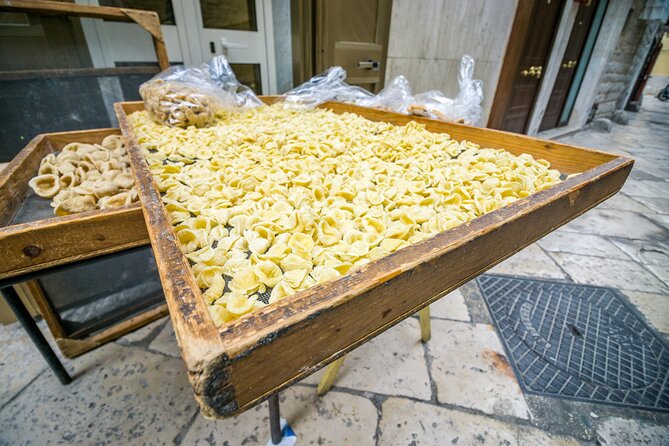 Bari’s Ultimate Street Food Tour - Small Group by Do Eat Better - Gelato near the Norman-Swabian Castle