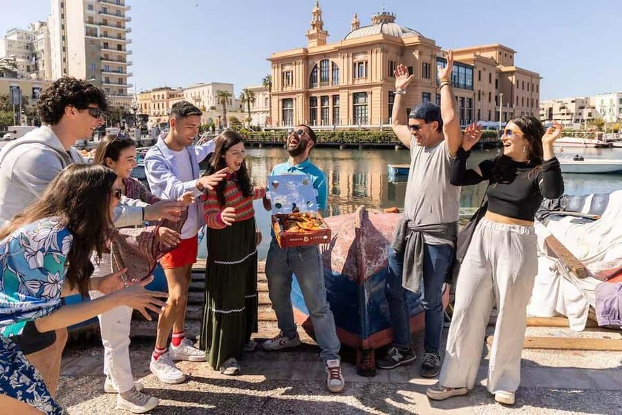 Bari: Walking Street Food Tour - Key points at a glance