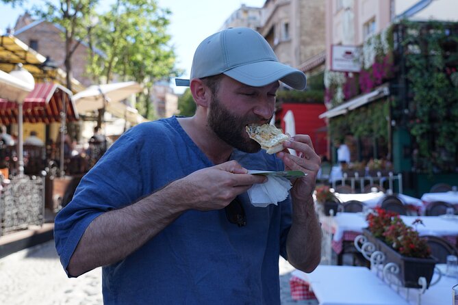 Belgrade Street Food Tasting Tour - How the guides shape the experience