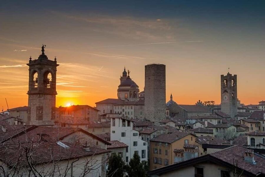 Bergamo : Best Street Food Tour With A Local Guide - Sampling Lombard flavors in the old city