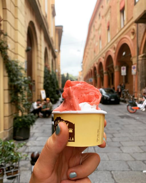 Bologna: Guided Food Markets Tour - Finishing with gelato in Piazza Santo Stefano