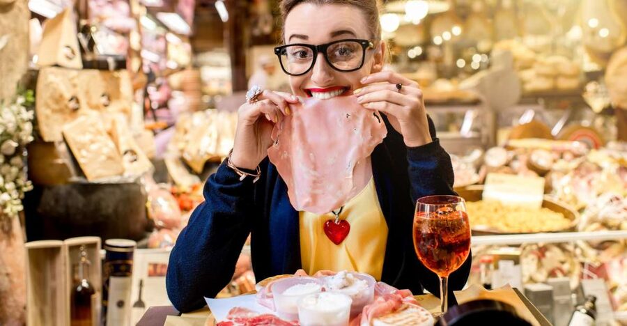 Bologna: Small Group Food market Walking Tour with Tasting - Key points at a glance