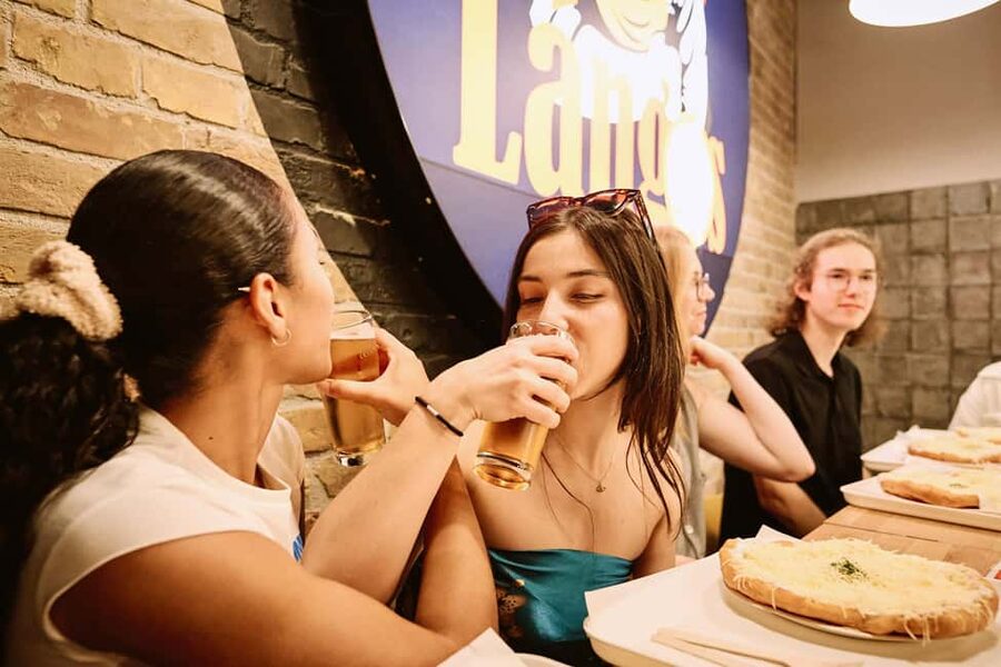 Budapest: Guided Street Food Tour with Sweet Wine - Starting at the Kazinczy Street Synagogue