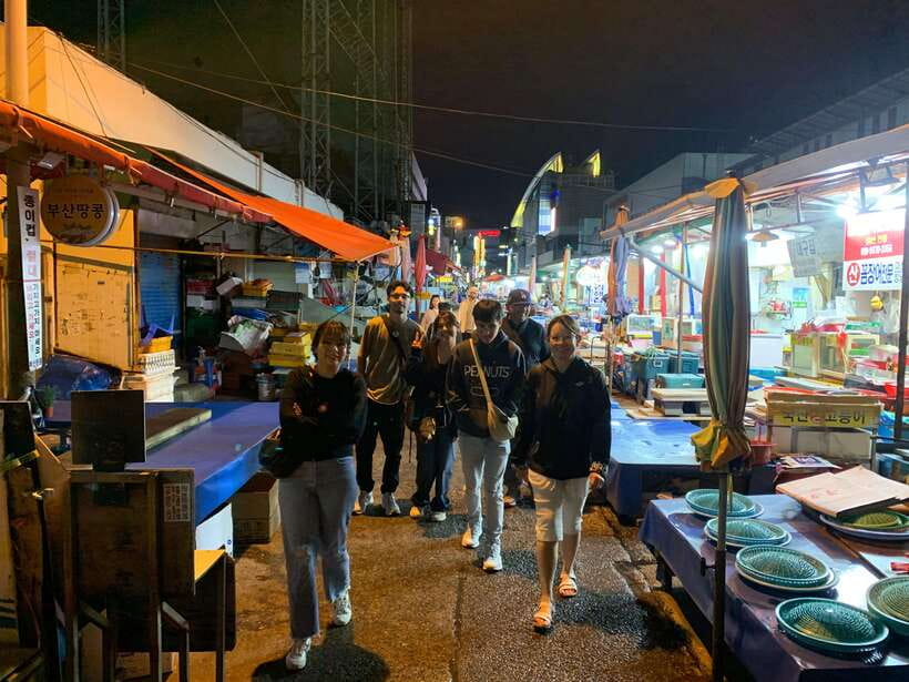 Busan: Food Market Tour, Smash Seafoods and Street Foods - Who should book this experience