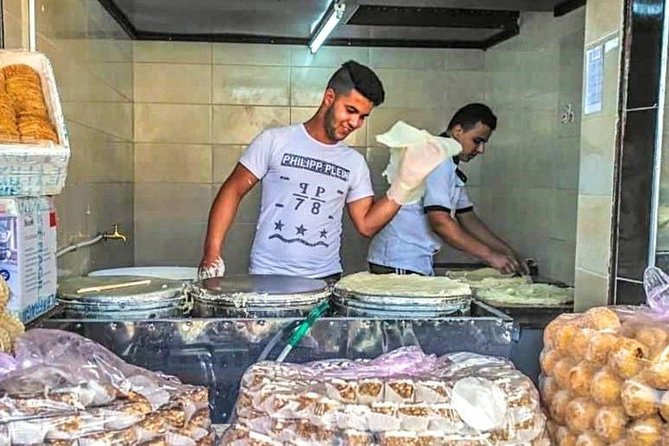 Casablanca Food Tour - Moroccan Street Food Tour - Why the small group makes a difference