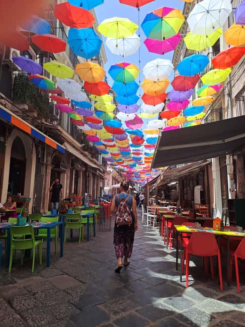 Catania: Street Food Guided Walking Tour - Guides, language, and the feel of the group