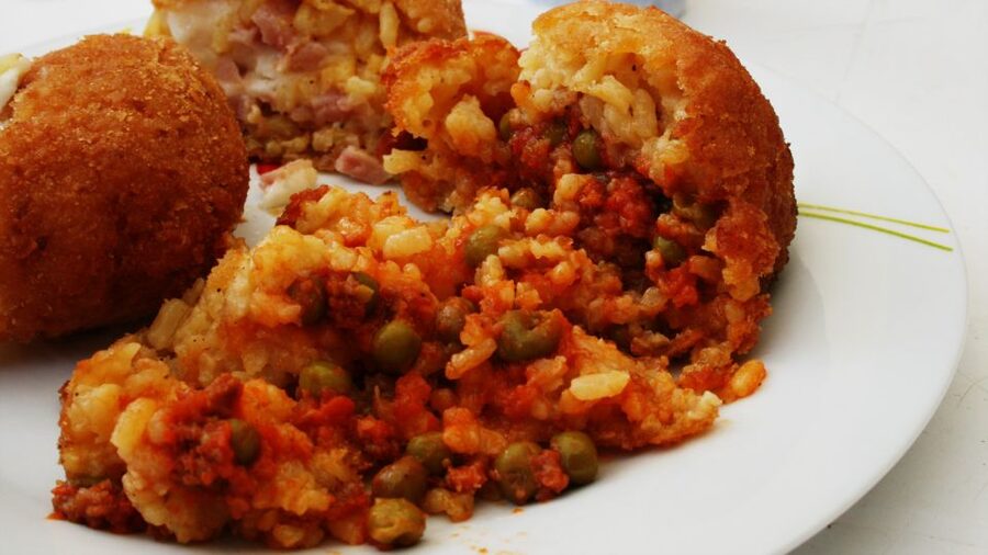 Catania: Street Food Walking Tour - Arancino: Sicily in a compact rice ball