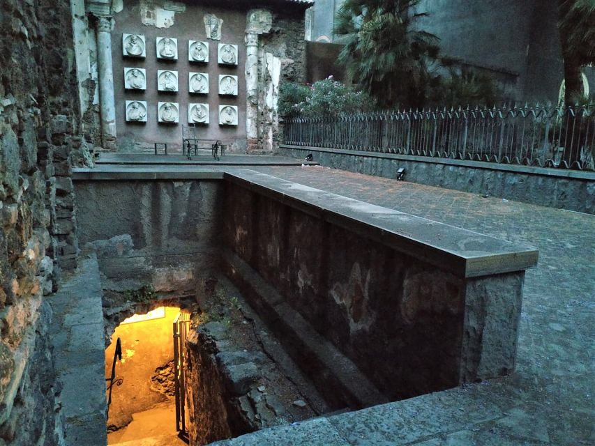 Catania: Underground and Street Food Walking Tour - Ending with a mandarino e limone