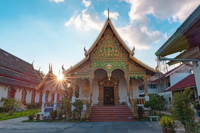 Chiang Mai - Doi Suthep Temple and Street Food Tour - Who should book this evening?