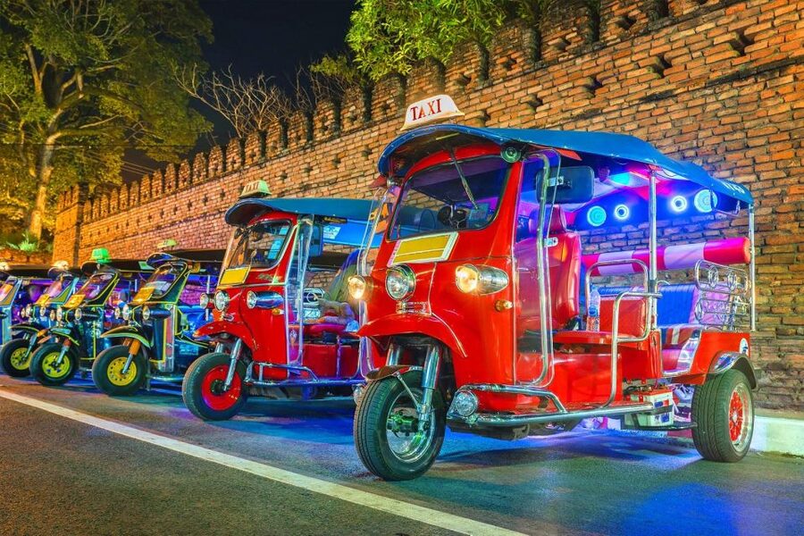 Chiang Mai: Temples and Street Food Night Tour by Tuk Tuk - Should you book the Chiang Mai tuk tuk night tour?