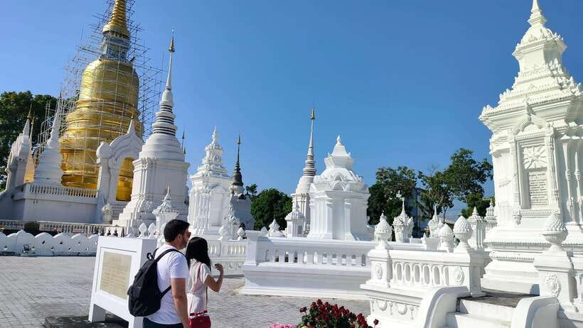 Chiang Mai: Tuk-Tuk Evening Tour with Temples & Street Foods - Wat Lok Moli and older Lanna character