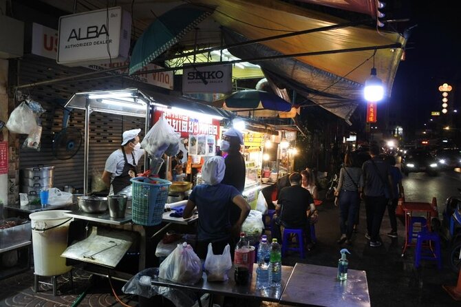 Chinatown Street Food Night Tour by Tuk Tuk in Bangkok - Wat Ratchanatdaram and the illuminated Grand Palace