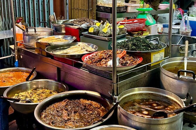 Chinatown Street Food Small Group Tour in Bangkok - Food stops, local restaurants, and street-side choices