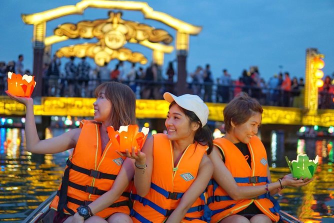 Coconut Basket boat, City tour, Boat ride, Night market from DN - Who should book this experience?