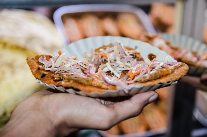 COLOMBO PRIVATE CITY TOUR WITH street food( All inclusive ) - Pettah Market is where the tour earns its keep